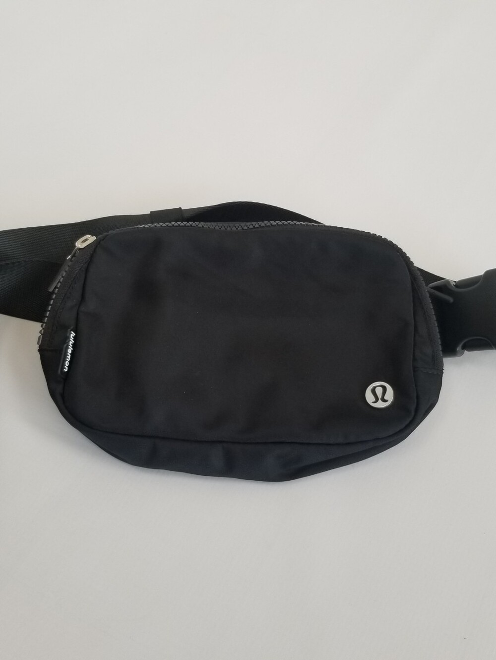 Lululemon Everywhere Belt Bag